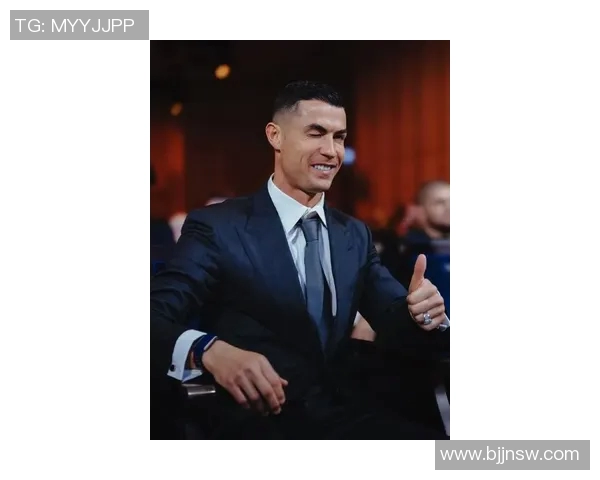 足球明星们纷纷以C罗头像为灵感打造独特作品展现足球魅力与个性风采