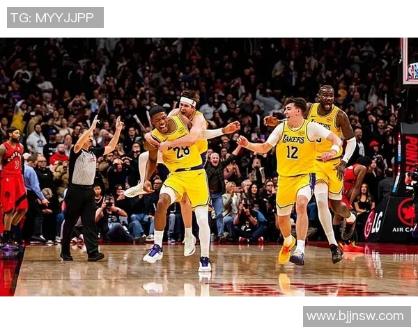 湖人对阵国王季前赛精彩回放全场亮点与精彩瞬间解析